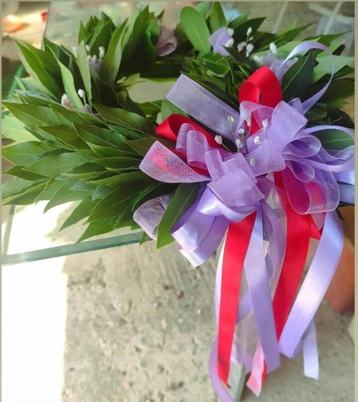 Corona d'alloro con fiocchi e vel di sposa - ValmaflorCorona d'alloroValmaflorValmaflorCorona laurea - Valmaflor6557889668854 - 55 cm